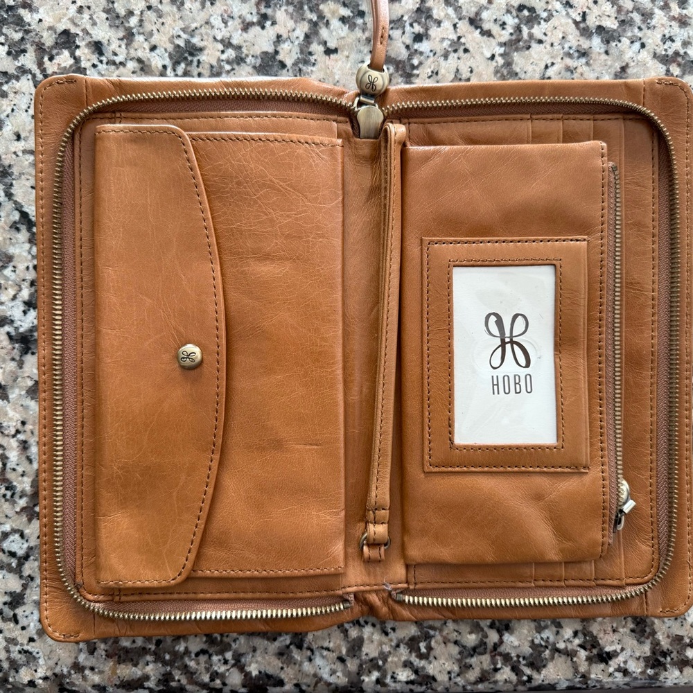 HOBO Leather Zip Wallet in Cognac truffle